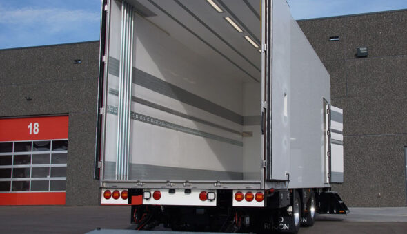 Isothermal semi trailer