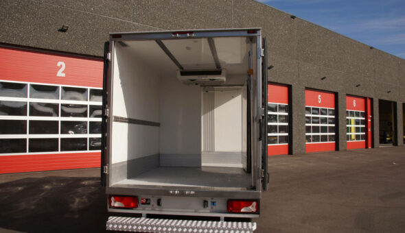 Isotherm box for truck body like Mercedes Sprinter with multi-temp compartments