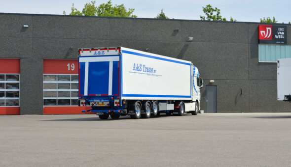 Isotherm closed box semi-trailer with multi-temp compartments for refrigetrated transport