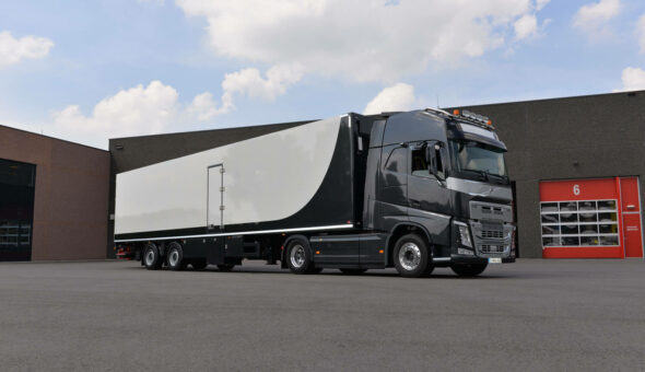 Isotherm closed box semi-trailer with multi-temp compartments for refrigetrated transport