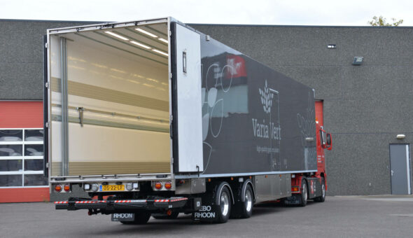 Isotherm closed box semi-trailer with multi-temp compartments for refrigetrated transport