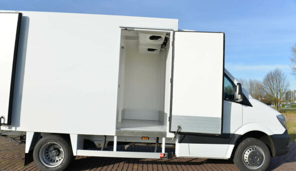 Refrigerated van with multi-temp compartments