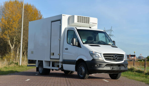 Refrigerated van with multi-temp compartments